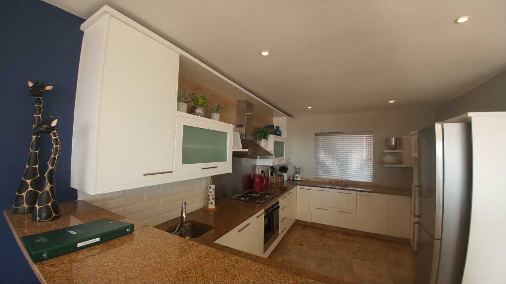 Photo 10 of Daxon Views accommodation in Green Point, Cape Town with 2 bedrooms and 2 bathrooms