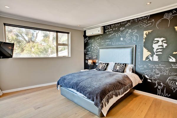 Photo 3 of De Wet Elegance accommodation in Bantry Bay, Cape Town with 3 bedrooms and 2.5 bathrooms