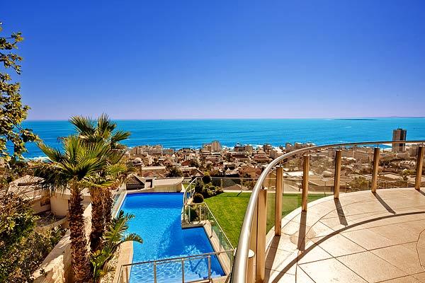 Photo 20 of De Wet Grand accommodation in Bantry Bay, Cape Town with 5 bedrooms and 5 bathrooms