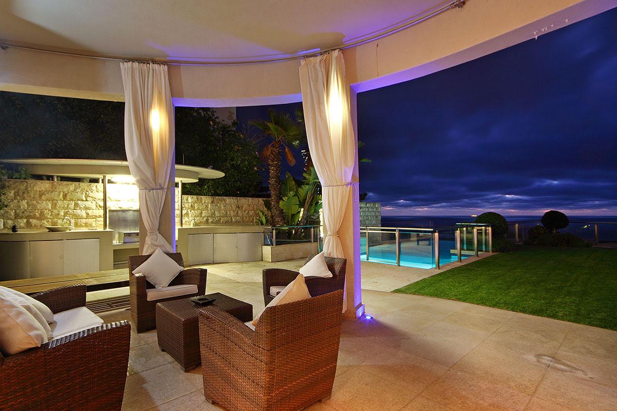 Photo 8 of De Wet Grand accommodation in Bantry Bay, Cape Town with 5 bedrooms and 5 bathrooms
