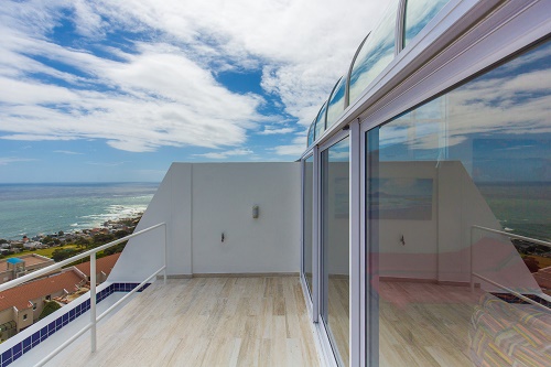 Photo 7 of Deep Blue Oyster accommodation in Camps Bay, Cape Town with 2 bedrooms and 1 bathrooms