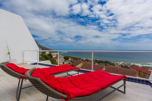 Photo 9 of Deep Blue Oyster accommodation in Camps Bay, Cape Town with 2 bedrooms and 1 bathrooms