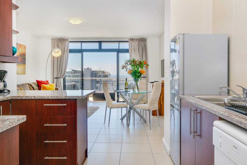 Photo 3 of Dockside 805 accommodation in De Waterkant, Cape Town with 1 bedrooms and 1 bathrooms