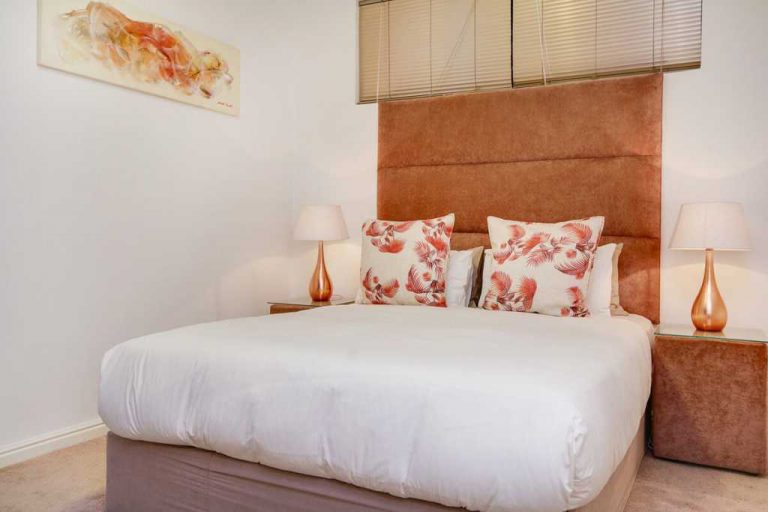 Photo 5 of Dockside 805 accommodation in De Waterkant, Cape Town with 1 bedrooms and 1 bathrooms