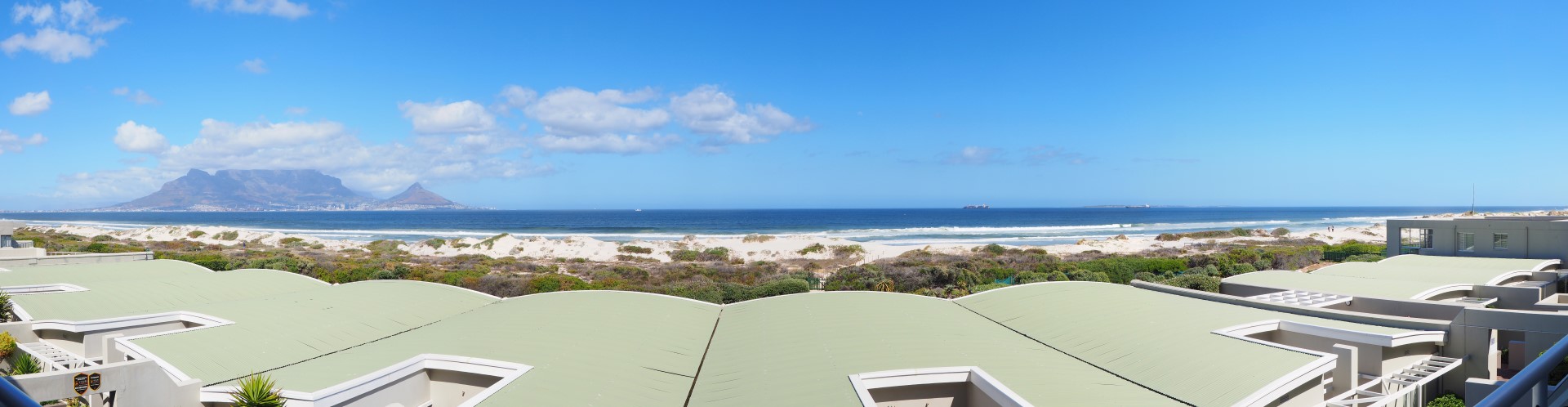 Photo 11 of Dolphin Beach Beauty accommodation in Bloubergstrand, Cape Town with 3 bedrooms and 2 bathrooms