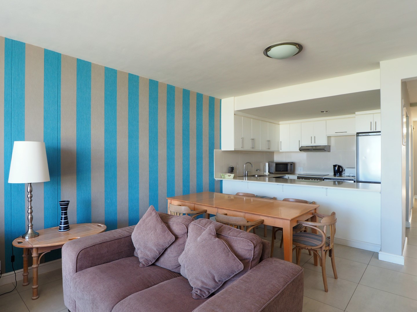 Photo 12 of Dolphin Beach Beauty accommodation in Bloubergstrand, Cape Town with 3 bedrooms and 2 bathrooms