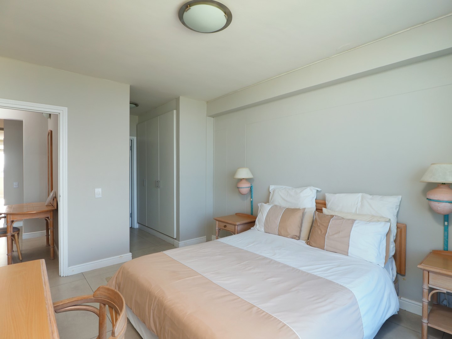 Photo 3 of Dolphin Beach Beauty accommodation in Bloubergstrand, Cape Town with 3 bedrooms and 2 bathrooms