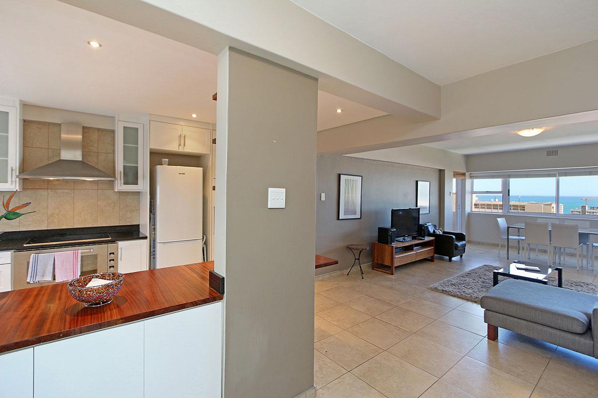 Photo 8 of Doverhurst Apartment accommodation in Sea Point, Cape Town with 3 bedrooms and 2 bathrooms