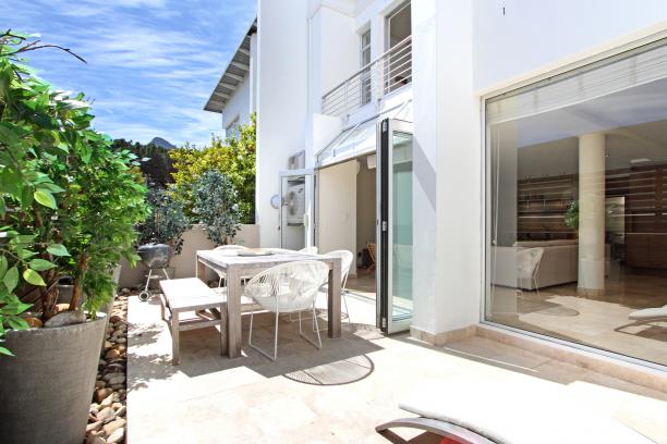 Photo 11 of Dunkeld accommodation in Camps Bay, Cape Town with 2 bedrooms and 2 bathrooms