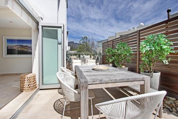 Photo 12 of Dunkeld accommodation in Camps Bay, Cape Town with 2 bedrooms and 2 bathrooms