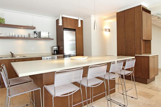 Photo 18 of Dunkeld accommodation in Camps Bay, Cape Town with 2 bedrooms and 2 bathrooms