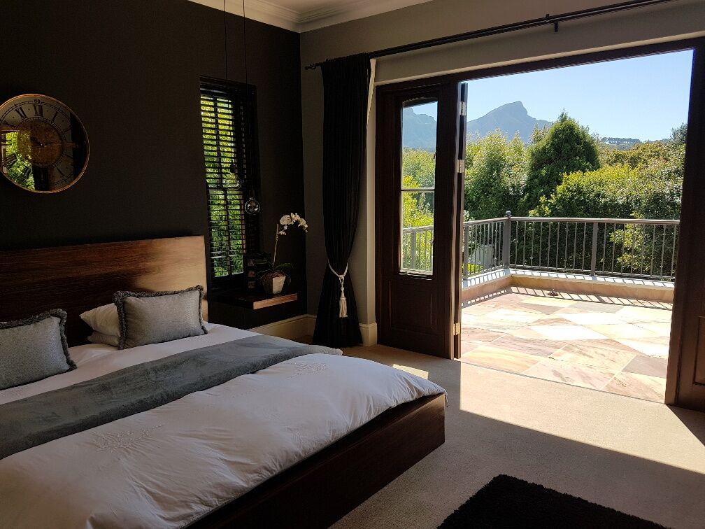 Photo 2 of Eagle Constantia accommodation in Constantia, Cape Town with 4 bedrooms and 4 bathrooms