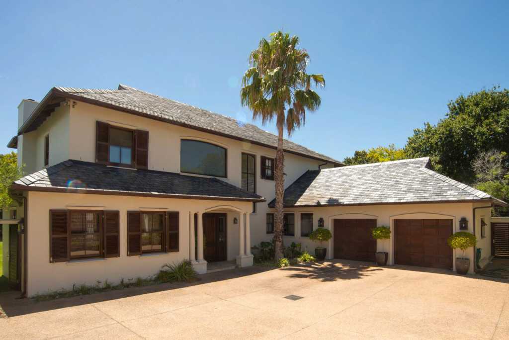 Photo 13 of Eagle Constantia accommodation in Constantia, Cape Town with 4 bedrooms and 4 bathrooms