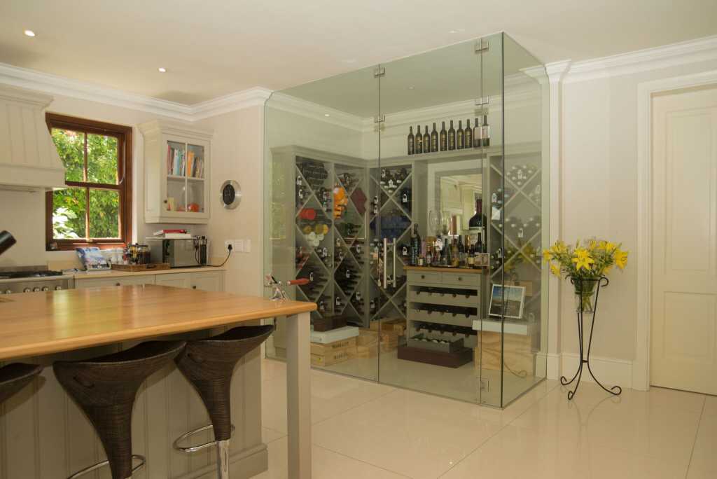Photo 6 of Eagle Constantia accommodation in Constantia, Cape Town with 4 bedrooms and 4 bathrooms