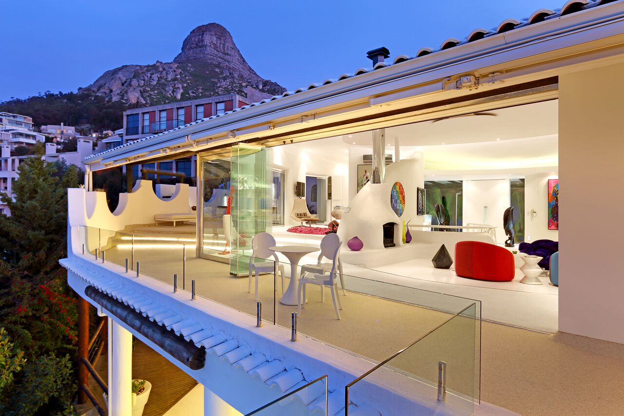Photo 12 of Eagles Rock Villa accommodation in Bantry Bay, Cape Town with 6 bedrooms and 6 bathrooms