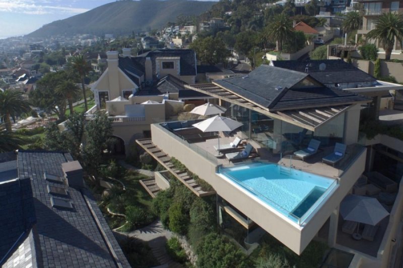 Photo 4 of Ellerman Villa Two accommodation in Bantry Bay, Cape Town with 3 bedrooms and 3 bathrooms