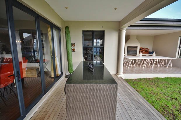 Photo 4 of Emerald Way accommodation in Noordhoek, Cape Town with 3 bedrooms and 2 bathrooms