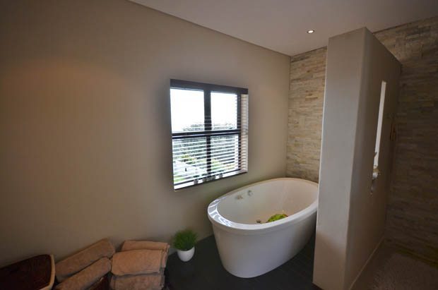 Photo 11 of Emerald Way accommodation in Noordhoek, Cape Town with 3 bedrooms and 2 bathrooms