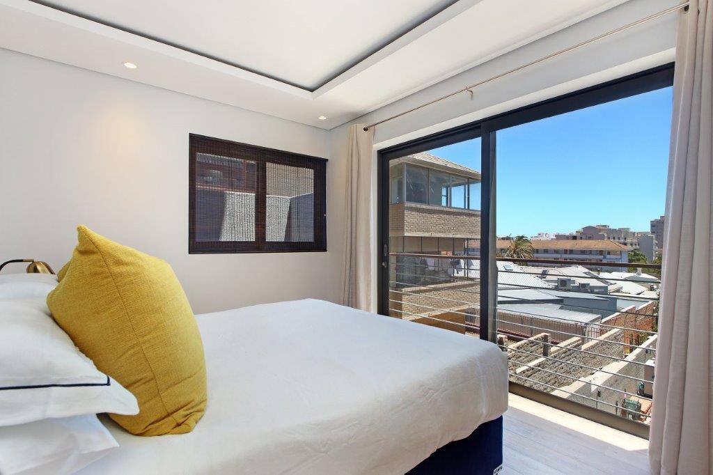 Photo 15 of Evergold accommodation in Sea Point, Cape Town with 2 bedrooms and 2 bathrooms
