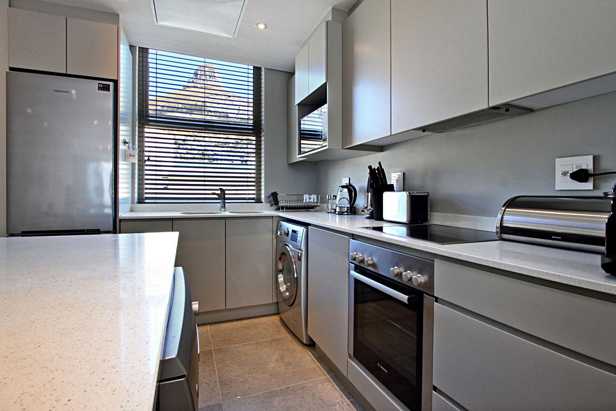 Photo 14 of Fairmont 201 accommodation in Sea Point, Cape Town with 2 bedrooms and 2 bathrooms