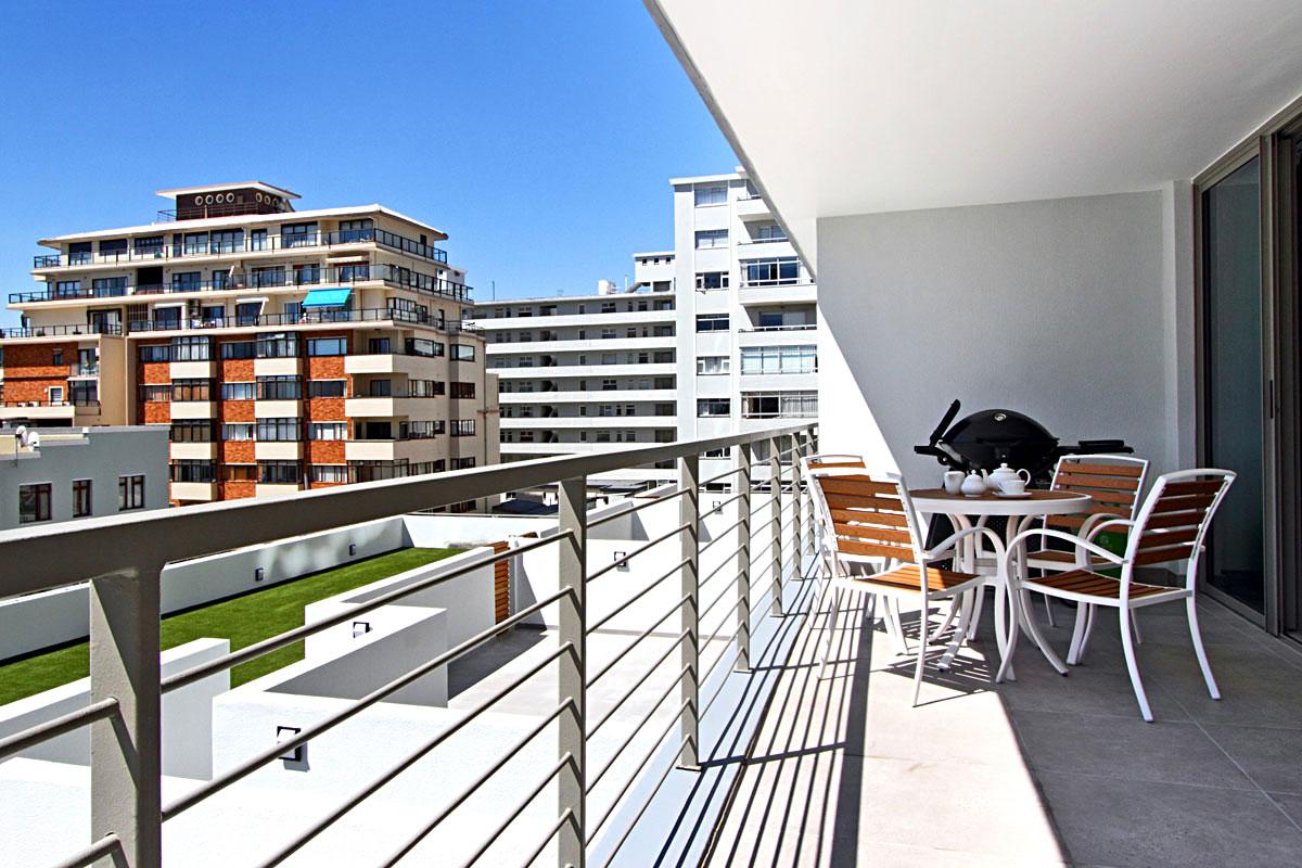 Photo 7 of Fairmont 201 accommodation in Sea Point, Cape Town with 2 bedrooms and 2 bathrooms