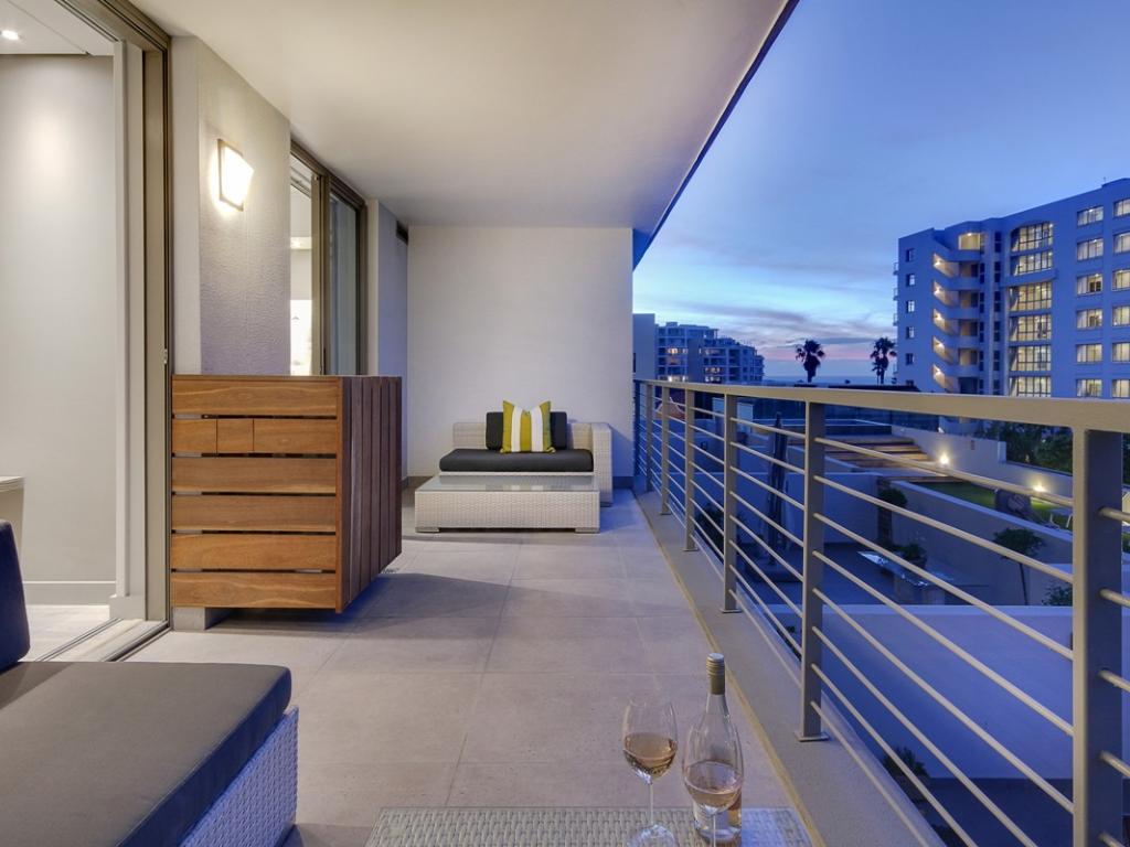 Photo 13 of Fairmont 204 accommodation in Sea Point, Cape Town with 3 bedrooms and 3 bathrooms