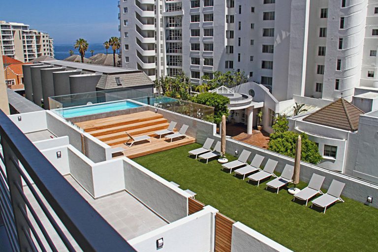Photo 11 of Fairmont 303 accommodation in Sea Point, Cape Town with 2 bedrooms and 2 bathrooms