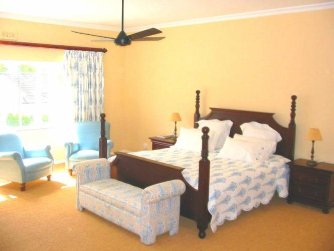 Photo 12 of Fernwood Villa accommodation in Newlands, Cape Town with 5 bedrooms and 3 bathrooms