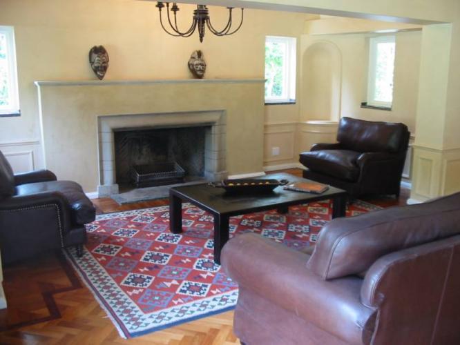 Photo 5 of Fernwood Villa accommodation in Newlands, Cape Town with 5 bedrooms and 3 bathrooms