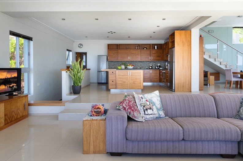 Photo 8 of Fish Hoek Oceans Villa accommodation in Fish Hoek, Cape Town with 5 bedrooms and 5 bathrooms