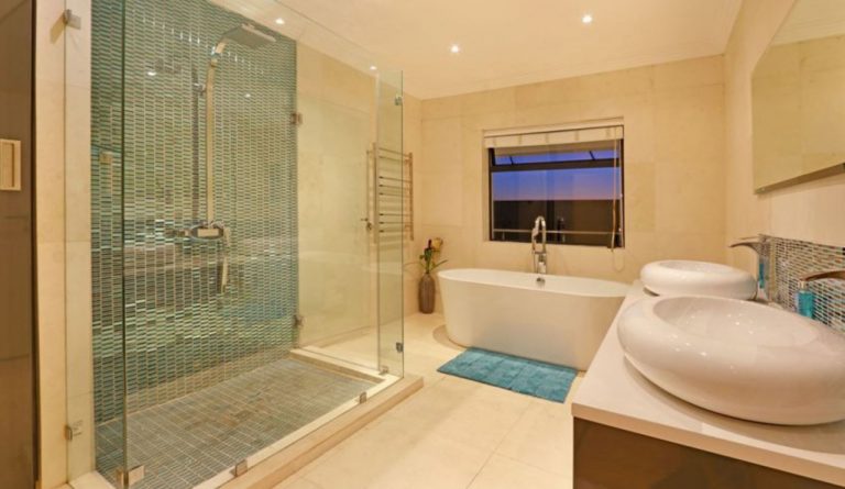 Photo 5 of Flamingo Villa accommodation in Melkbosstrand, Cape Town with 4 bedrooms and 3 bathrooms