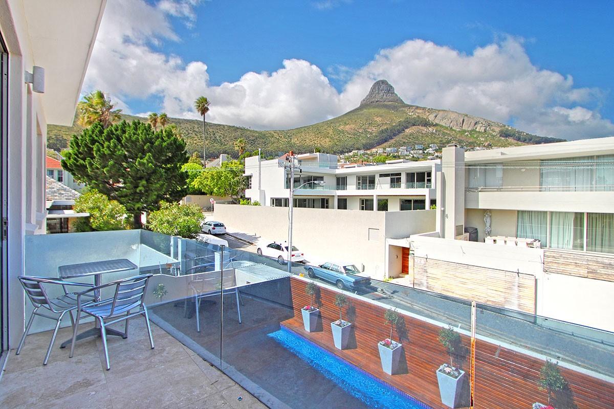 Photo 12 of Francaise Villa accommodation in Fresnaye, Cape Town with 4 bedrooms and 4 bathrooms