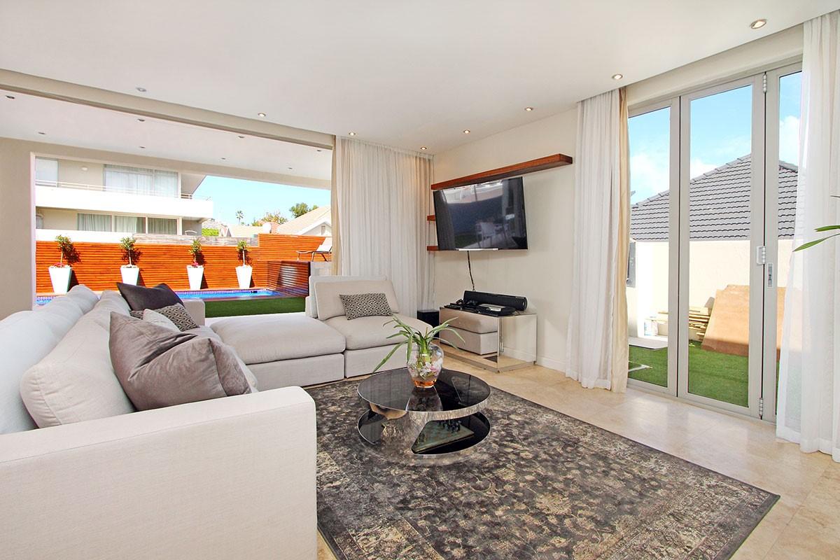Photo 18 of Francaise Villa accommodation in Fresnaye, Cape Town with 4 bedrooms and 4 bathrooms