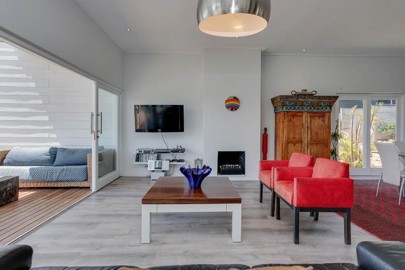 Photo 3 of Fulham House accommodation in Camps Bay, Cape Town with 2 bedrooms and 1.5 bathrooms