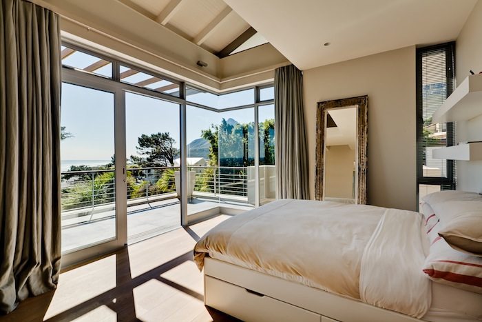 Photo 6 of Fulham Road accommodation in Camps Bay, Cape Town with 5 bedrooms and 5 bathrooms