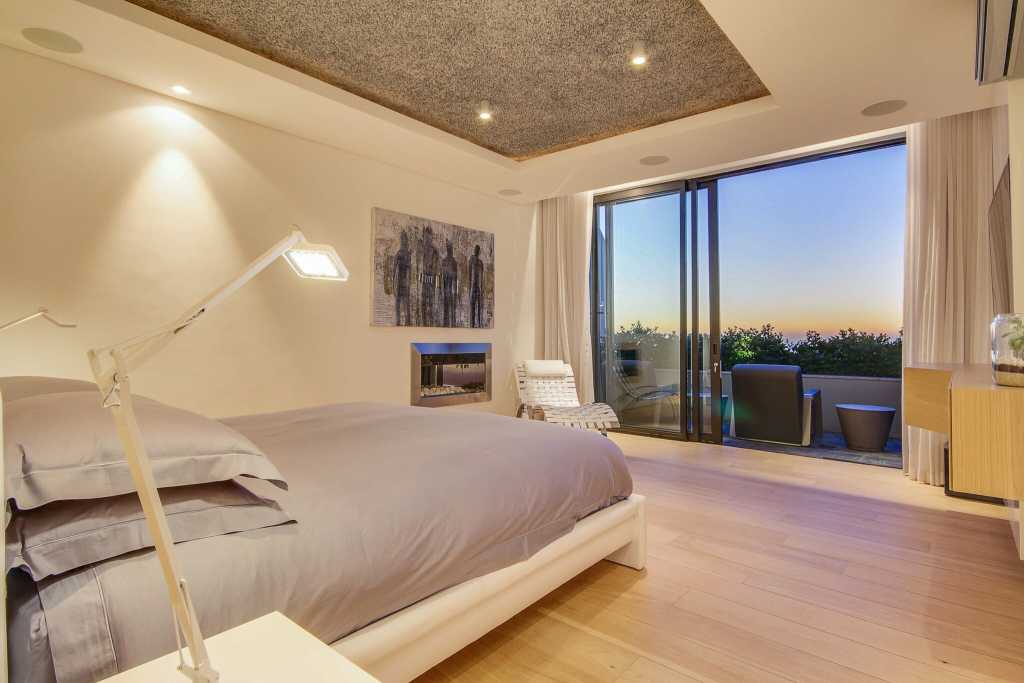 Photo 3 of Geneva Drive Villa accommodation in Camps Bay, Cape Town with 5 bedrooms and 5 bathrooms