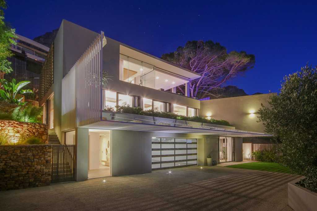 Photo 27 of Geneva Drive Villa accommodation in Camps Bay, Cape Town with 5 bedrooms and 5 bathrooms