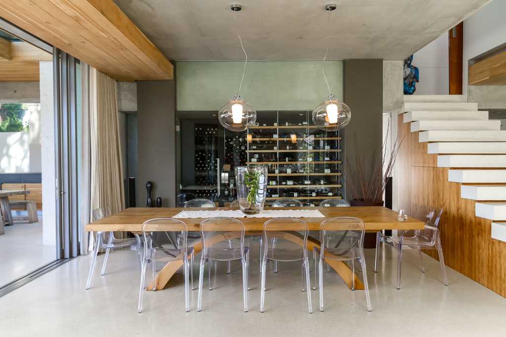 Photo 3 of Glen Avenue Villa accommodation in Gardens, Cape Town with 5 bedrooms and 5 bathrooms