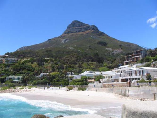 Photo 3 of Glen Beach Penthouse accommodation in Camps Bay, Cape Town with 2 bedrooms and 2 bathrooms