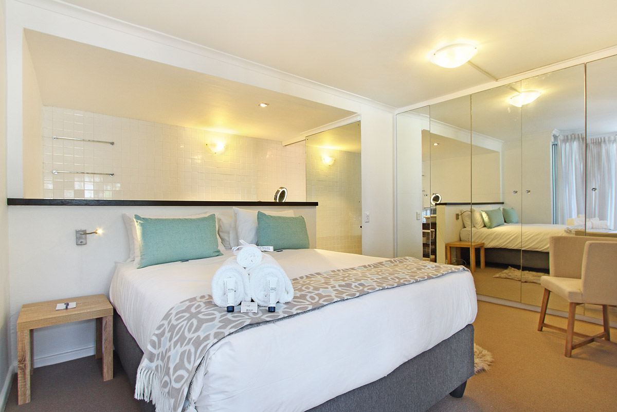 Photo 13 of Glen Beach Vista House Lower Unit accommodation in Camps Bay, Cape Town with 3 bedrooms and 2 bathrooms