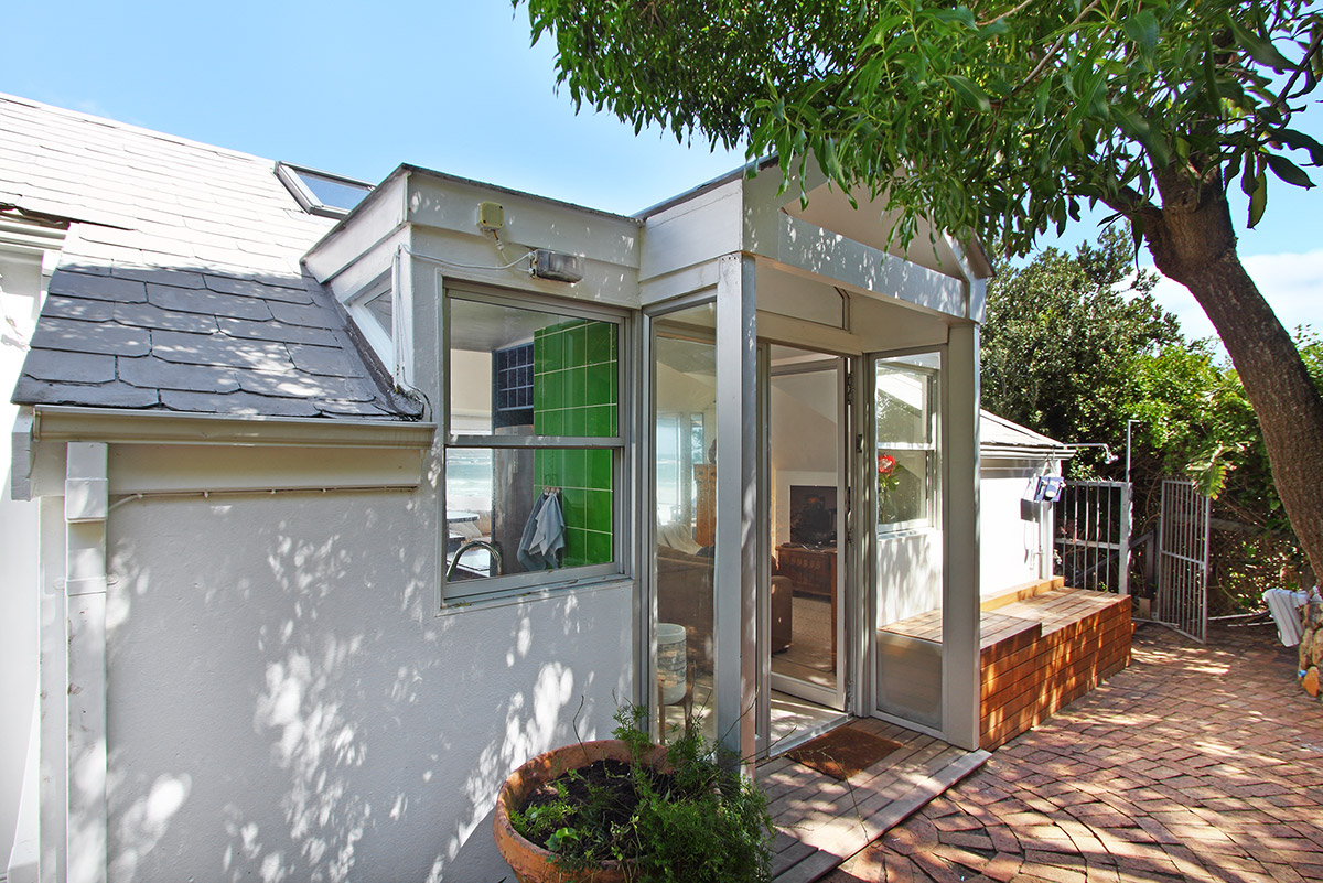 Photo 20 of Glen Beach Vista House Lower Unit accommodation in Camps Bay, Cape Town with 3 bedrooms and 2 bathrooms