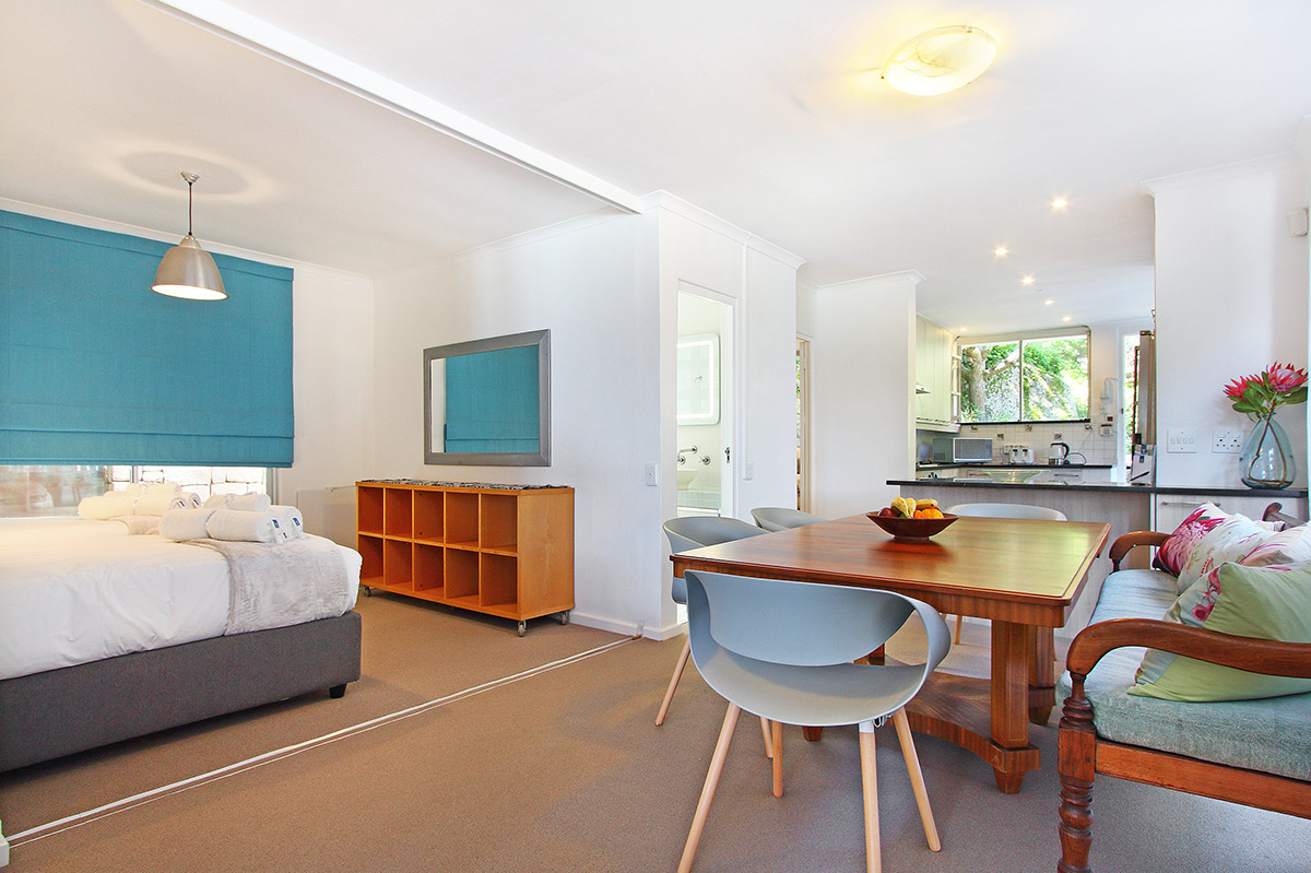 Photo 8 of Glen Beach Vista House Lower Unit accommodation in Camps Bay, Cape Town with 3 bedrooms and 2 bathrooms