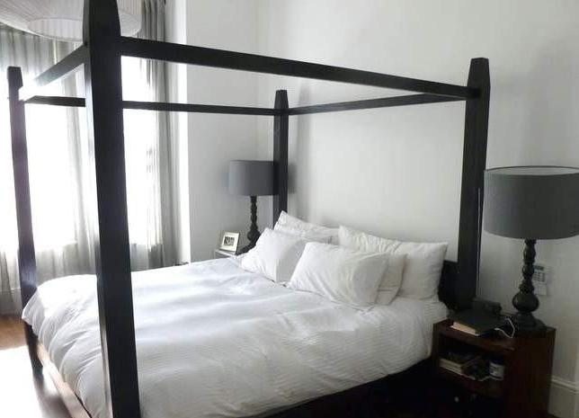 Photo 3 of Glengariff House accommodation in Three Anchor Bay, Cape Town with 3 bedrooms and 3 bathrooms