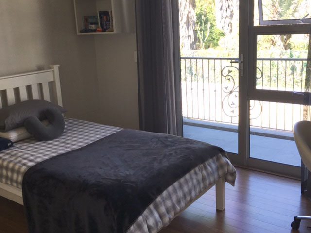 Photo 4 of Granite Edge Villa accommodation in Fresnaye, Cape Town with 3 bedrooms and 2 bathrooms