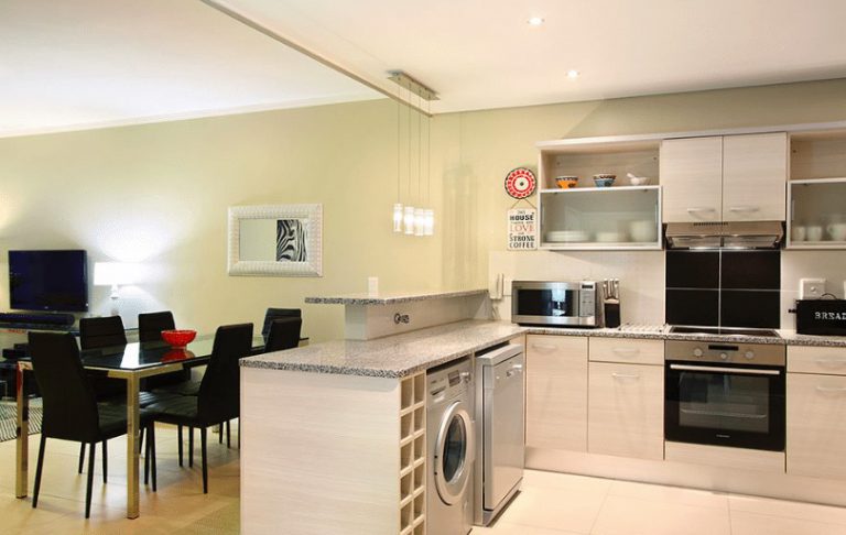 Photo 4 of Grasso Apartment accommodation in Bloubergstrand, Cape Town with 3 bedrooms and 2 bathrooms