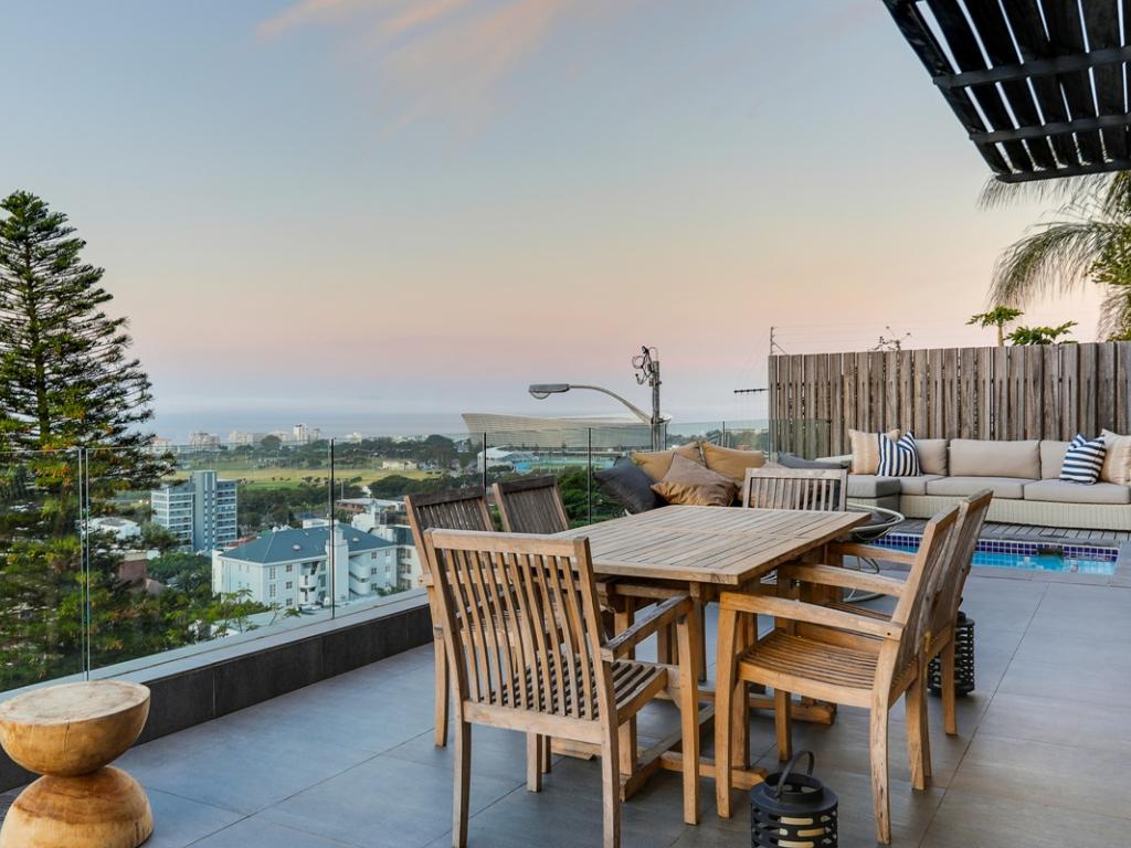 Photo 24 of Green Point Vista Views accommodation in Green Point, Cape Town with 3 bedrooms and 3 bathrooms