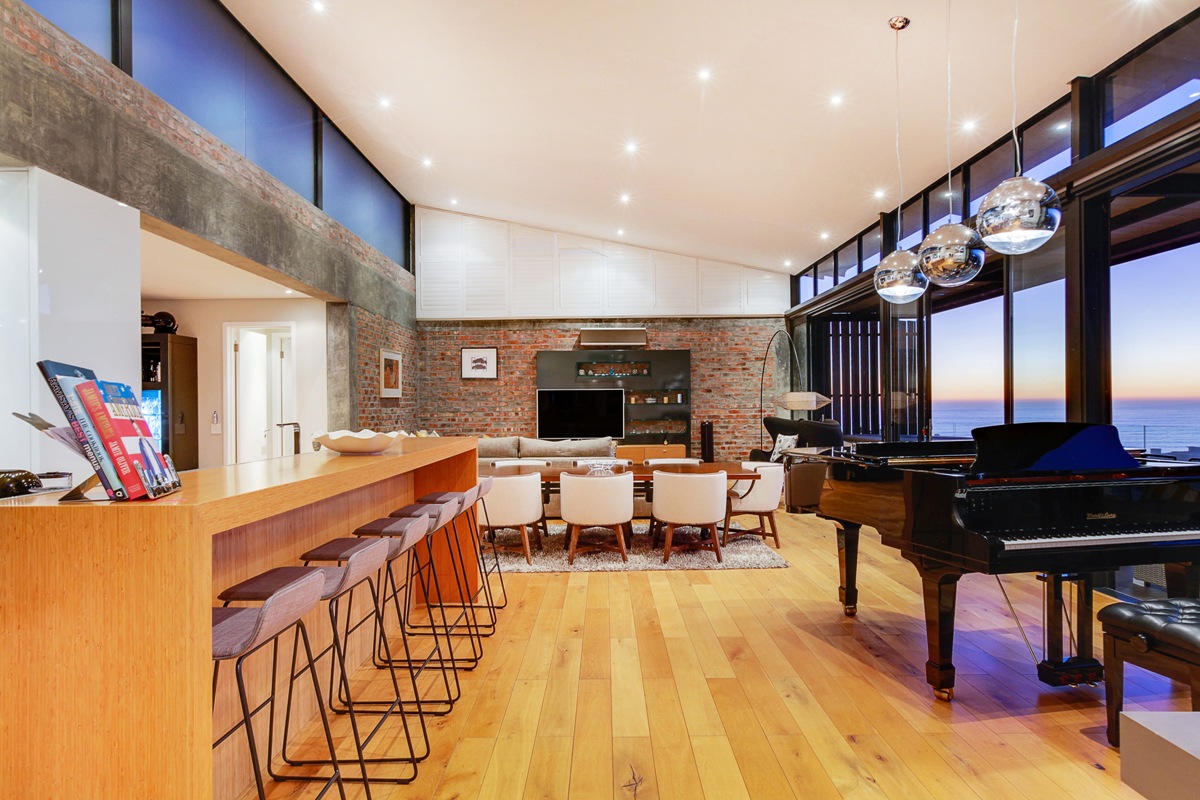 Photo 12 of Green Point Vistas accommodation in Green Point, Cape Town with 4 bedrooms and 4 bathrooms