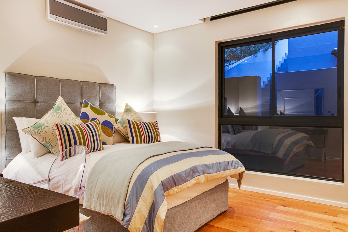 Photo 22 of Green Point Vistas accommodation in Green Point, Cape Town with 4 bedrooms and 4 bathrooms