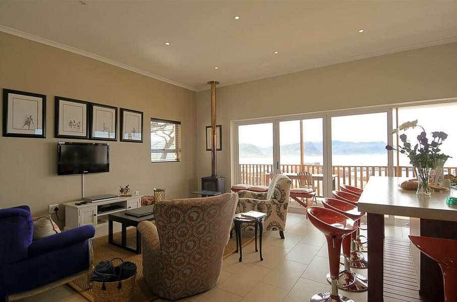 Photo 2 of Grosvenor 5 Bedroom accommodation in Simons Town, Cape Town with 5 bedrooms and 5 bathrooms