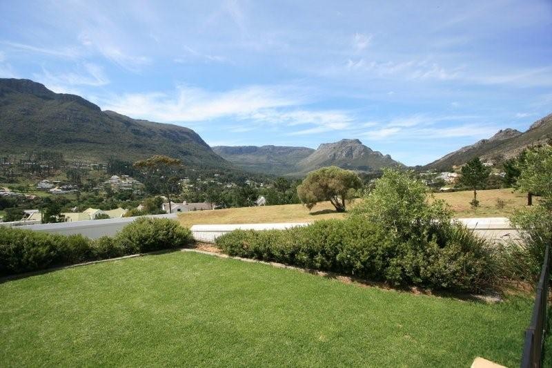 Photo 2 of Grotto Villa accommodation in Hout Bay, Cape Town with 3 bedrooms and 2 bathrooms